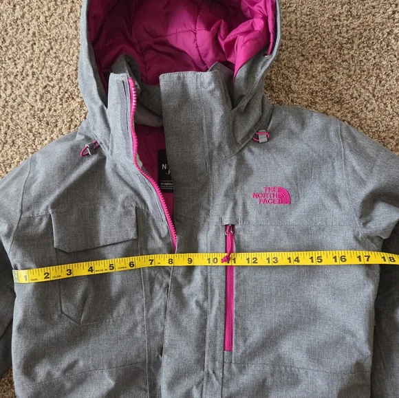 The North Face Ski Jacket - Picture 2 of 8